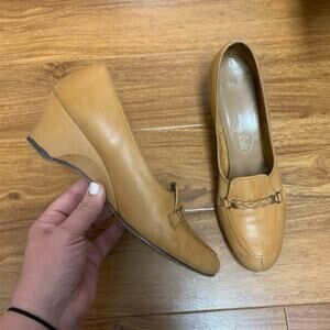Life Stride VINTAGE 60s 70s leather wedge heel gold accent loafer Size 8.5 AAA‎